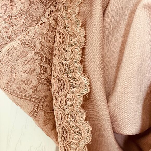 Sugar Lips Women's Flirting Fate Lace Bodycon Dress - Picture 5 of 7